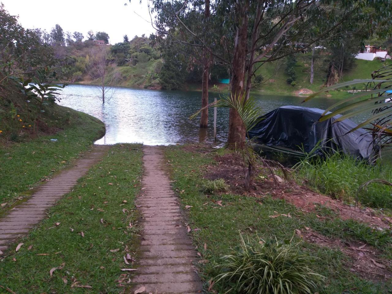 فيلا غواتابيهفي Las Cabanas Castillos Del Lago المظهر الخارجي الصورة